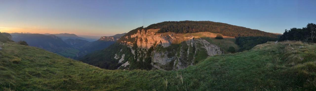 Okami Du Vercors Saint-Laurent-en-Royans Buitenkant foto